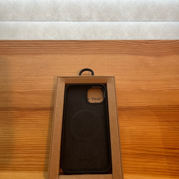 Nomad Sport Case - Dune color | MagSafe | iPhone 13 - Picture 2 of 5